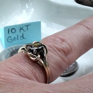 Solid 10kt Yellow Gold & Cats Eye Ring